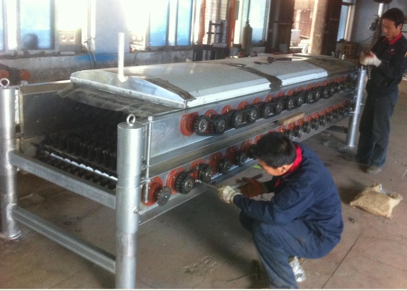 Horizontal poultry plucker