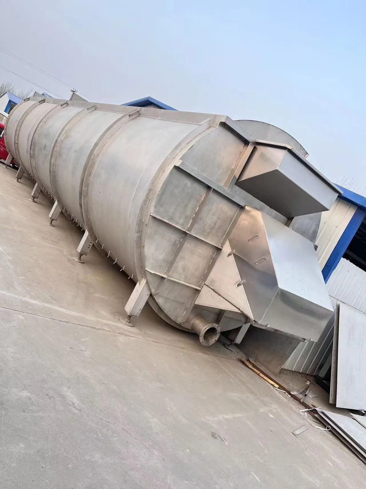 Large-capacity poultry screw chiller