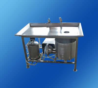 Manual injector — medium to be confirmed
